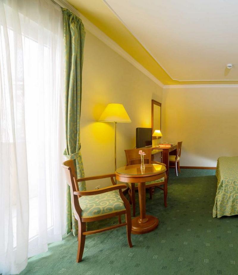 Continental Hotel 3*